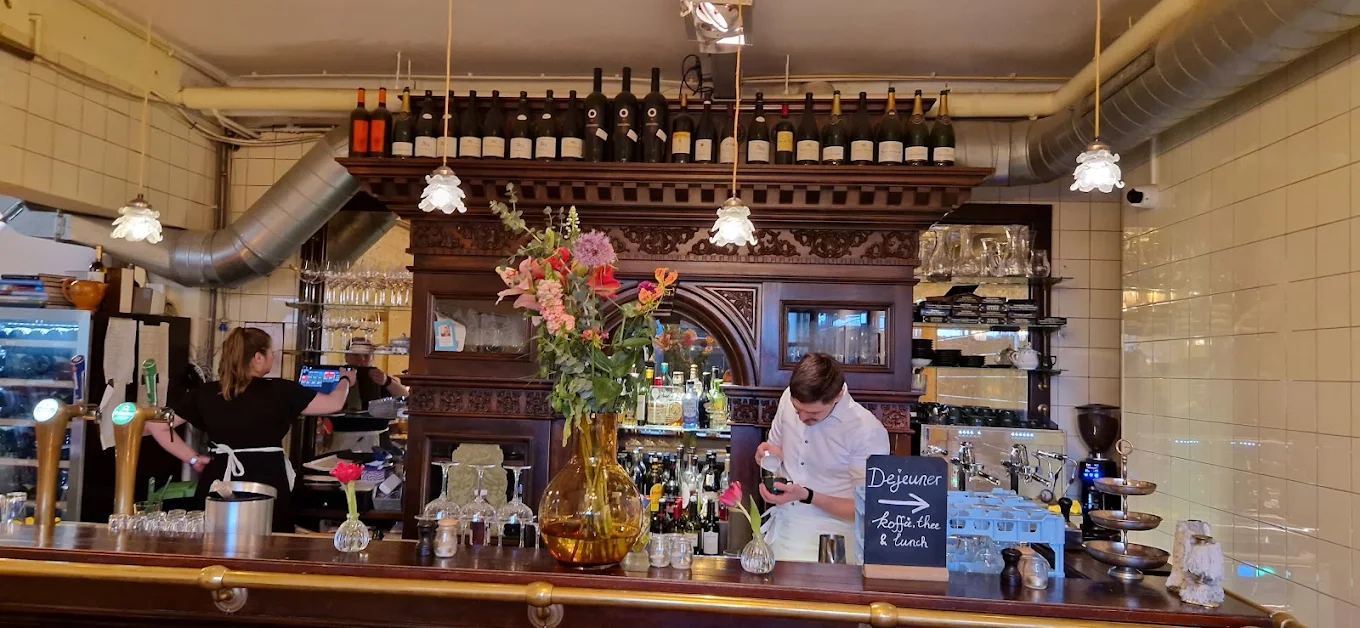Louise Petit Restaurant